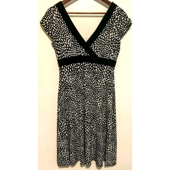 Van Heusen Dress Short Stretch Short Sleeve V-Neck - Picture 1 of 5